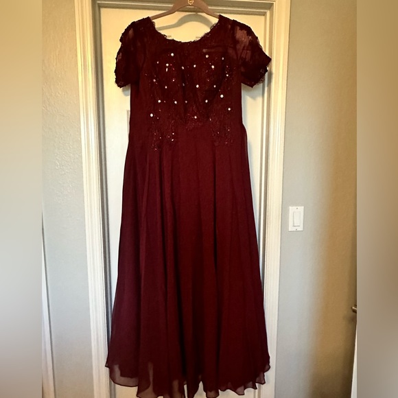 Wine in Color, Never Worn - Picture 2 of 3